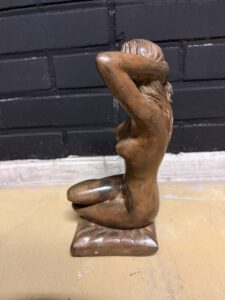 Bronzen Beeld P. Chenet – Knielende Vrouw